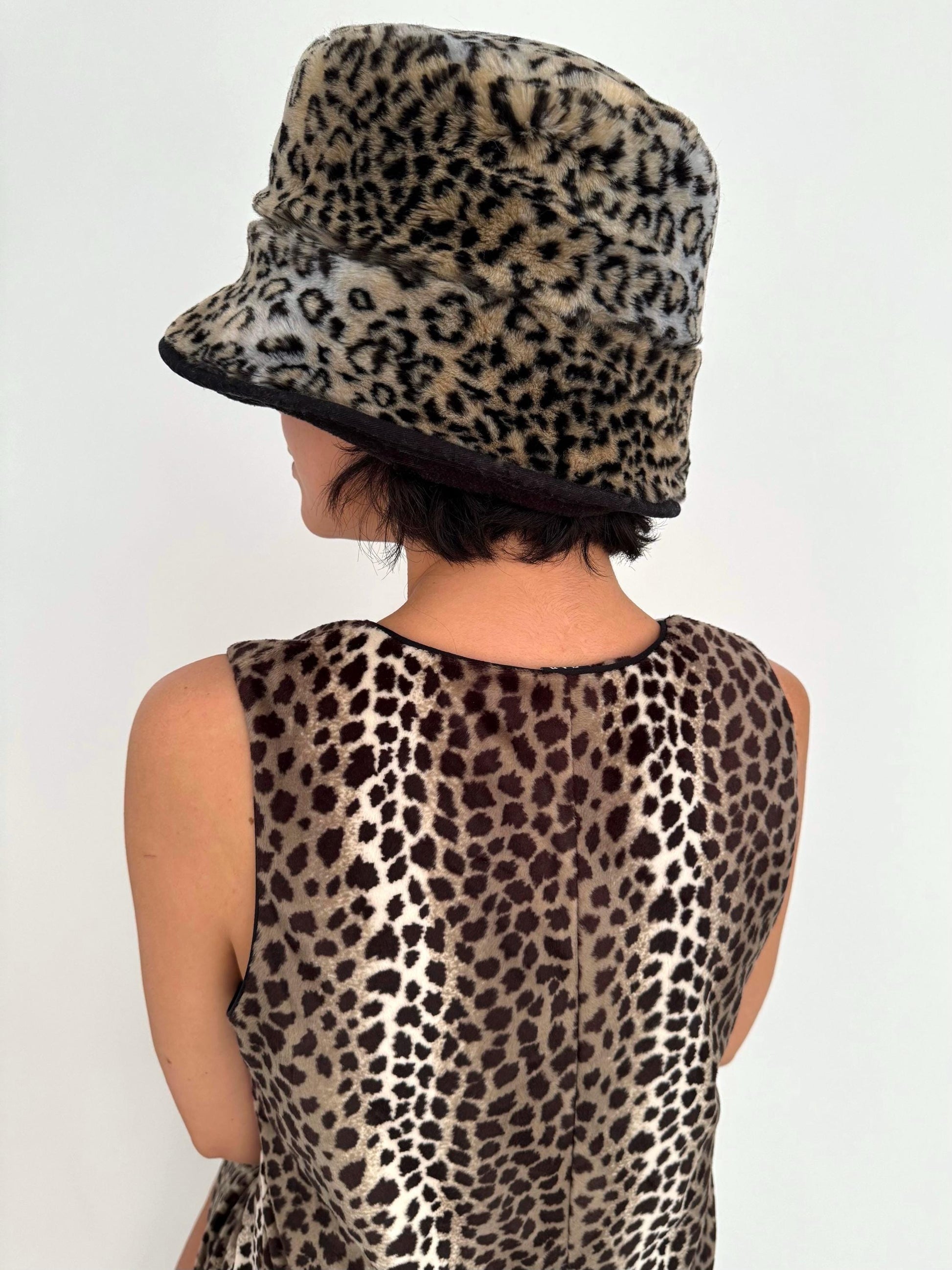 90s vintage animal print fuzzy faux fur reversible bucket hat - womens small 