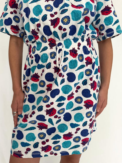 90s vintage novelty seashell print cotton dress – medium | short sleeved summer vacation cover up