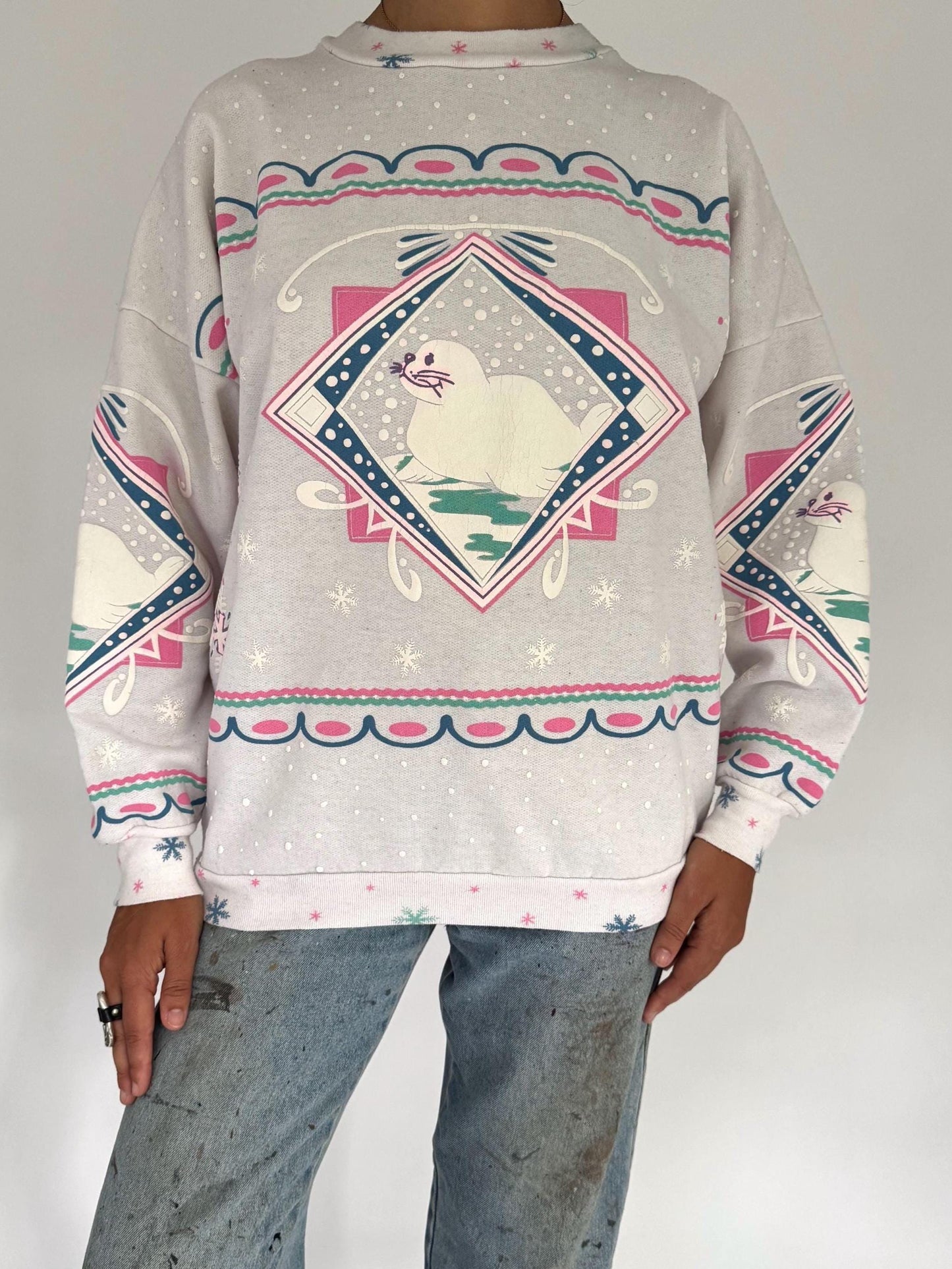 90s vintage seal animal print snowy winter graphic pullover sweatshirt – small, medium