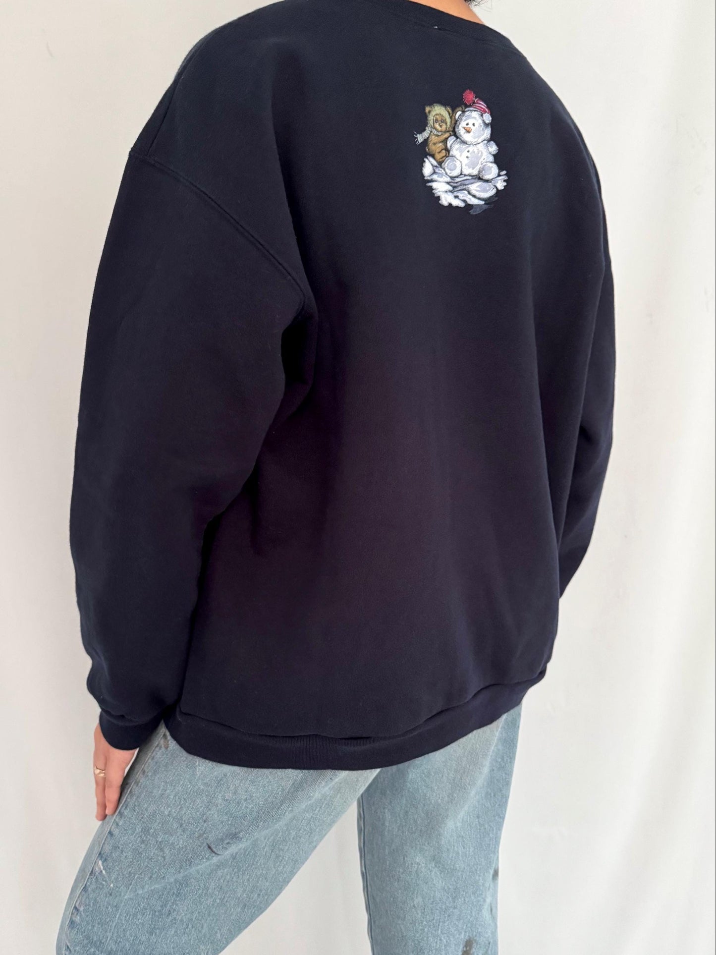 90s vintage blue teddy bear winter sleigh graphic pullover sweatshirt – medium