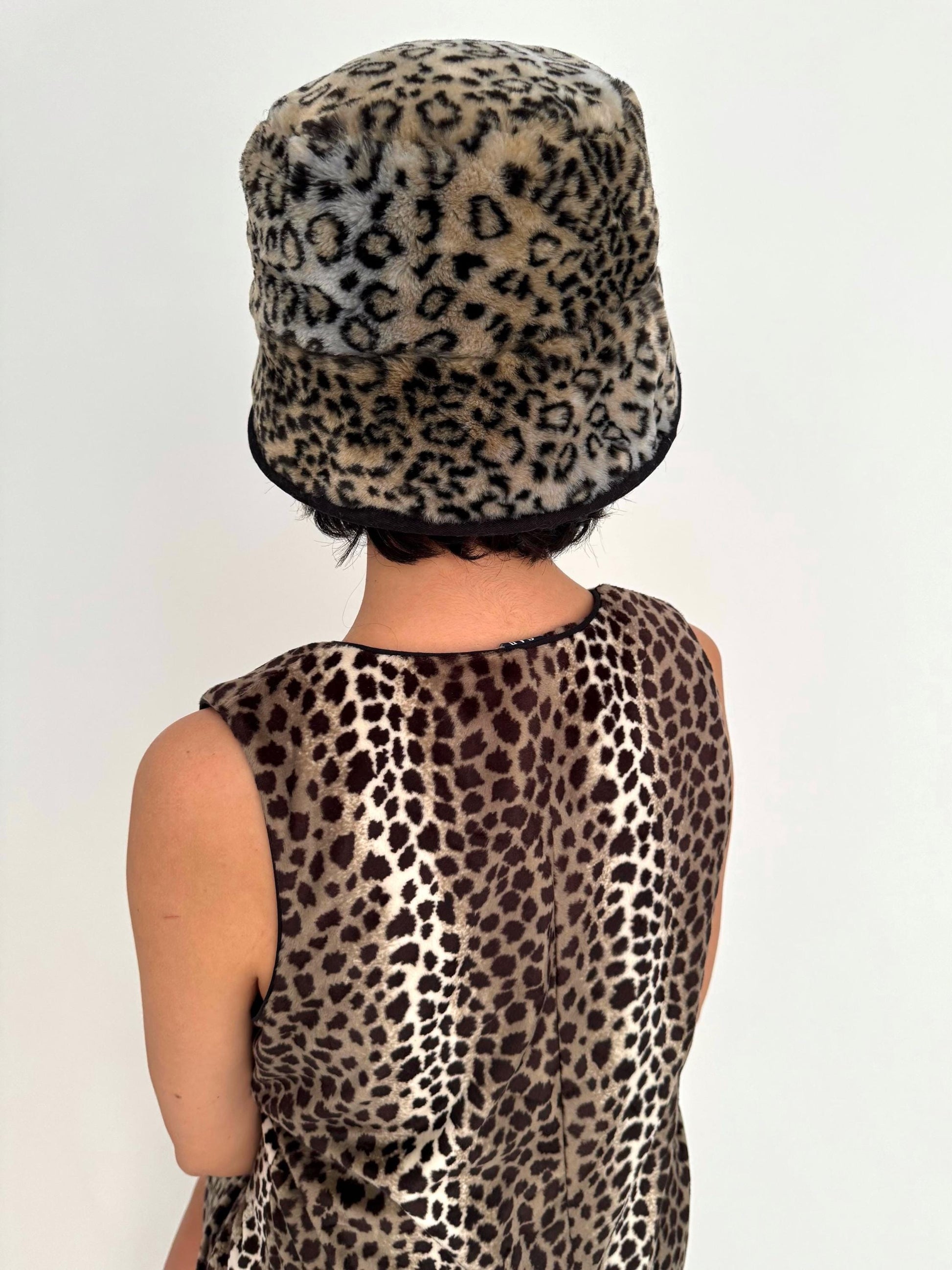 90s vintage animal print fuzzy faux fur reversible bucket hat - womens small 