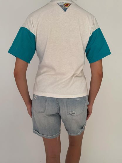 90s vintage colorful retro shark surf graphic cropped tee shirt – small | novelty travel souvenir cotton top