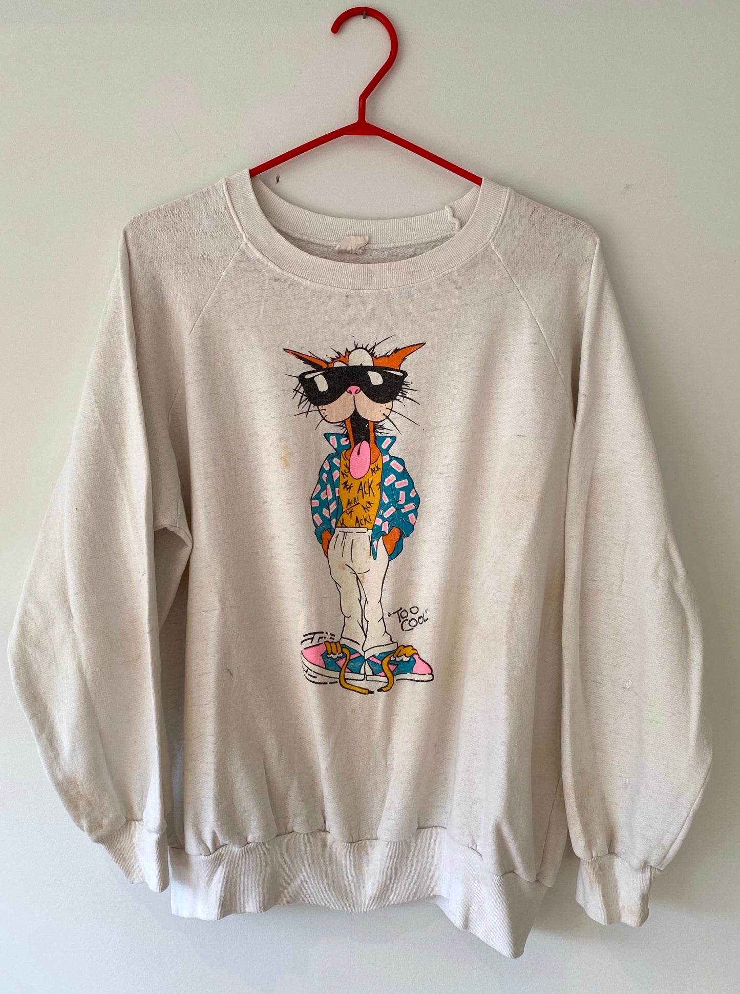 80s vintage white thrashed bill the cat pullover sweater – medium | cool faded cartoon comic streetwear unisex sweatshirt