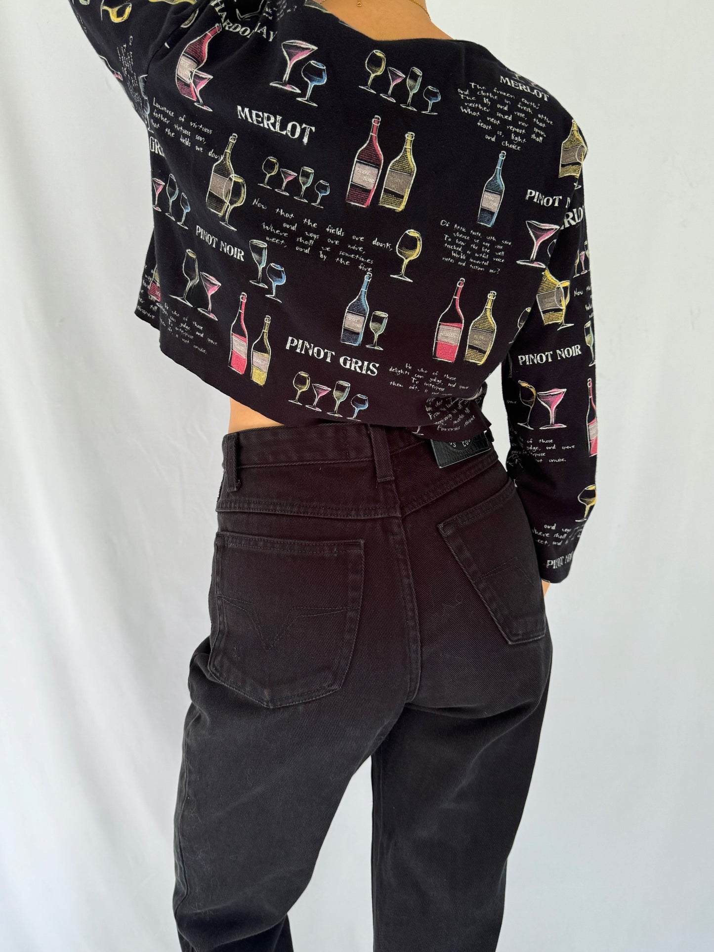 90s vintage black colorful wine lover graphic cropped shirt