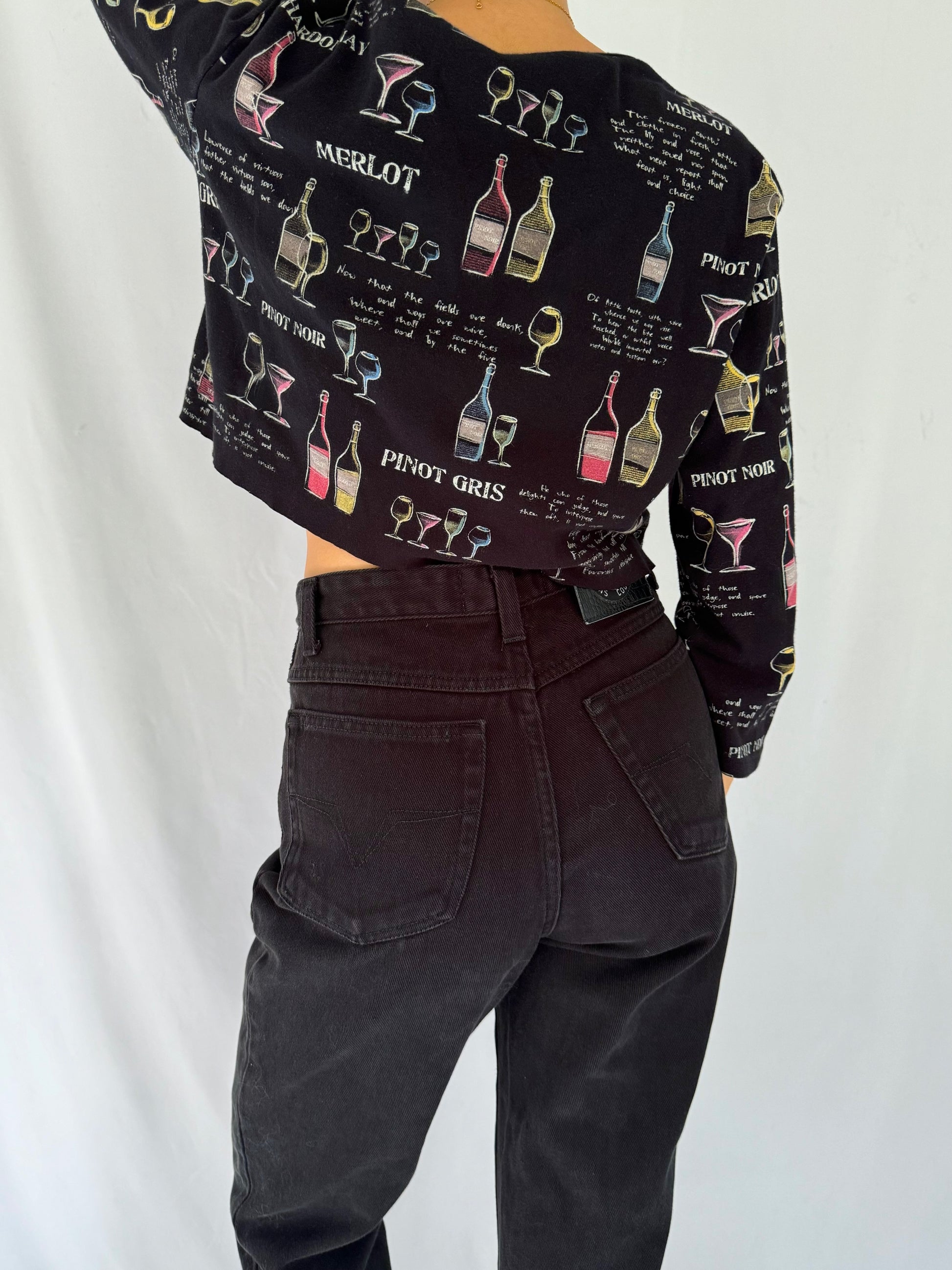 90s vintage black colorful wine lover graphic cropped shirt
